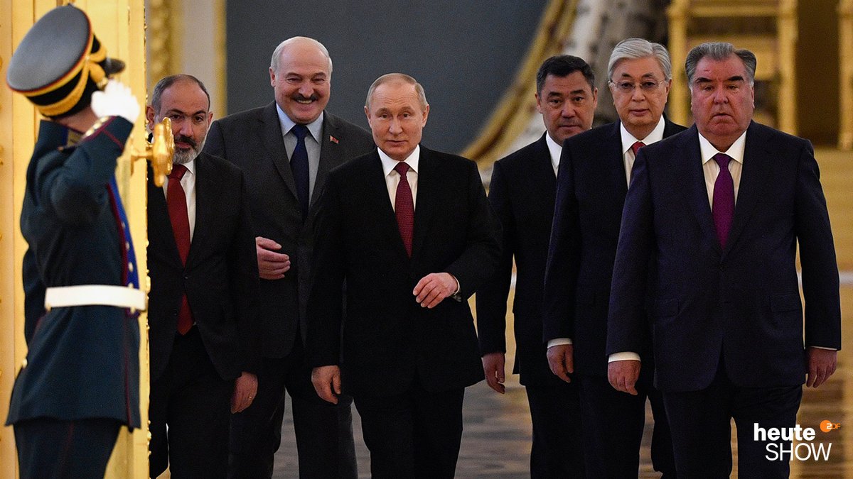 heuteshow's tweet photo. Putin und seine Jungs auf dem Weg, die Nato und den Rest der Welt noch mehr zu vereinen https://t.co/jj88zMsSg3