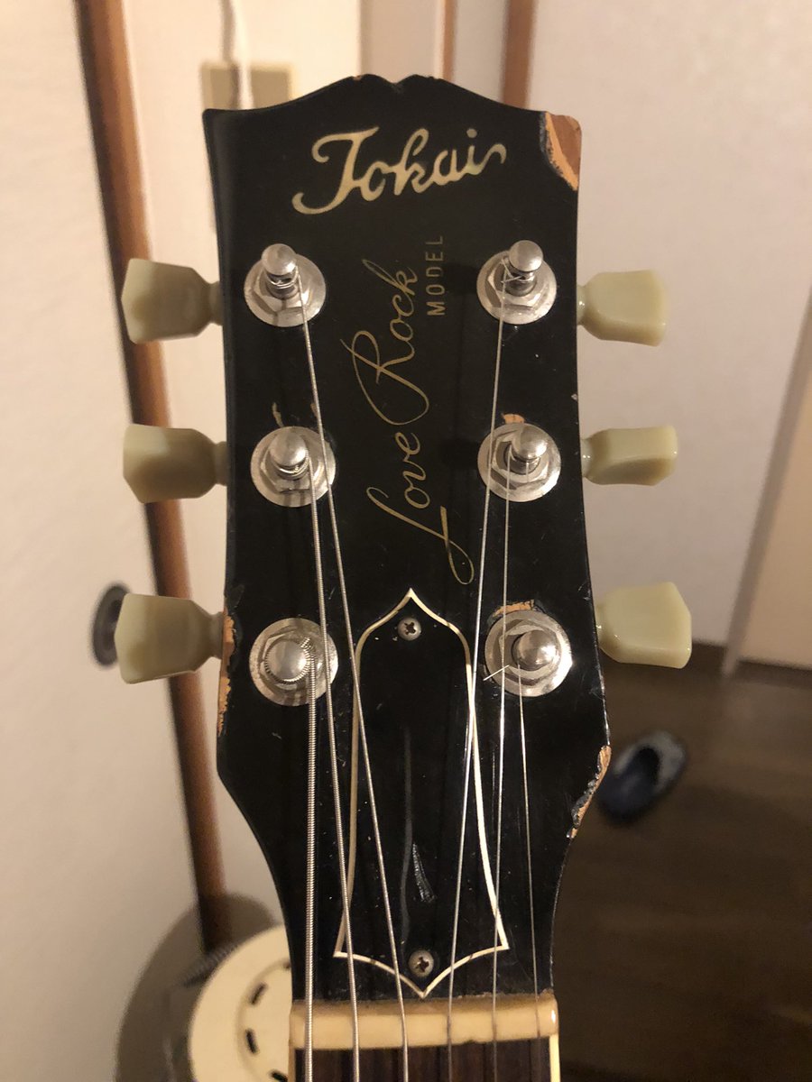 TonnyMo00289932's tweet photo. 1981年のLs80。ピックアップ変えようかなぁ。
#Tokails80
#Tokai
#ls80
#ジャパンビンテージ
#エレキギター https://t.co/WEx909ap2d