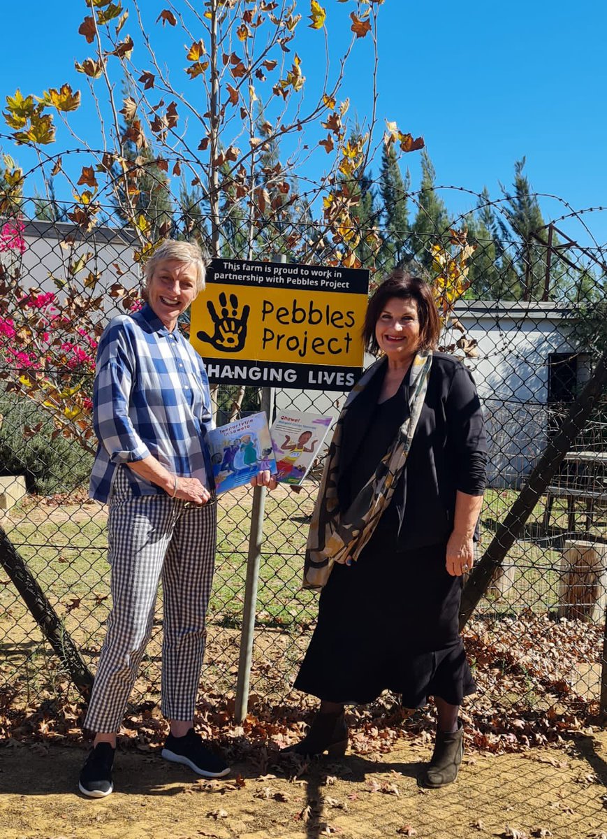 LAvenirWines's tweet image. It was a very special day at L&apos;Avenir’s After School Care Facility, where the iconic South African author, Maritha Van Der Vyver donated books to support and inspire the dreams and aspirations of our @PebblesProject kids.

#TheFuture #Stellenbosch #PebblesProject