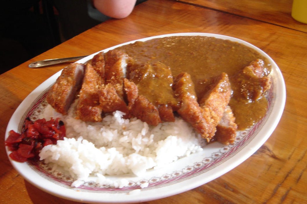 【今日の晩メシ】 katsu curry and rice 遅めの晩ごはんです。 最強のカツカレーです
