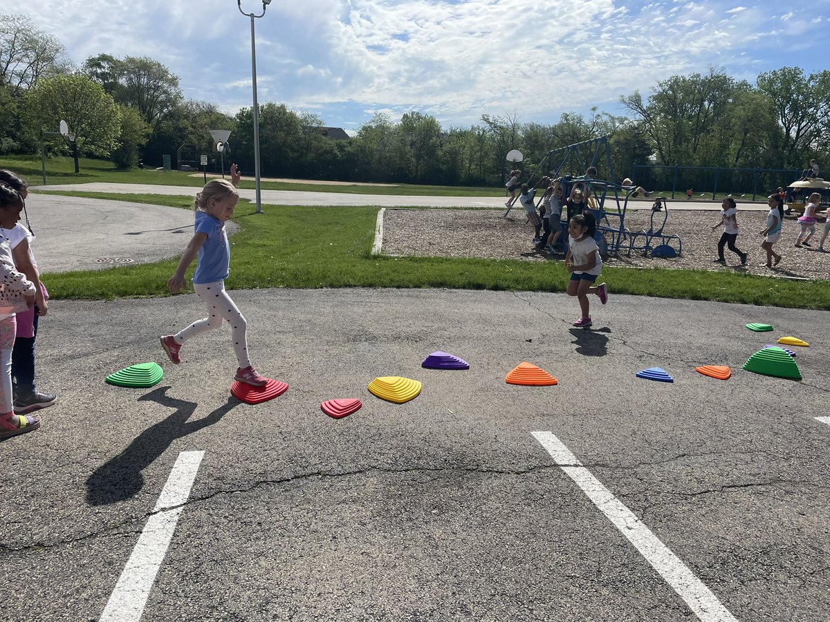 HopkinsKinder's tweet photo. Thank you @IndianTrail_PTA for the fun stepping stones! We love them! #dg58pride https://t.co/n2cOAXjB5u
