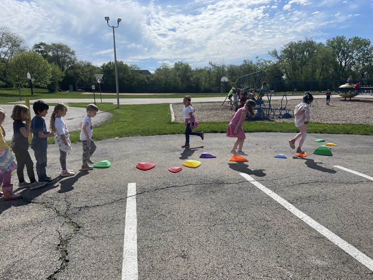 HopkinsKinder's tweet photo. Thank you @IndianTrail_PTA for the fun stepping stones! We love them! #dg58pride https://t.co/n2cOAXjB5u