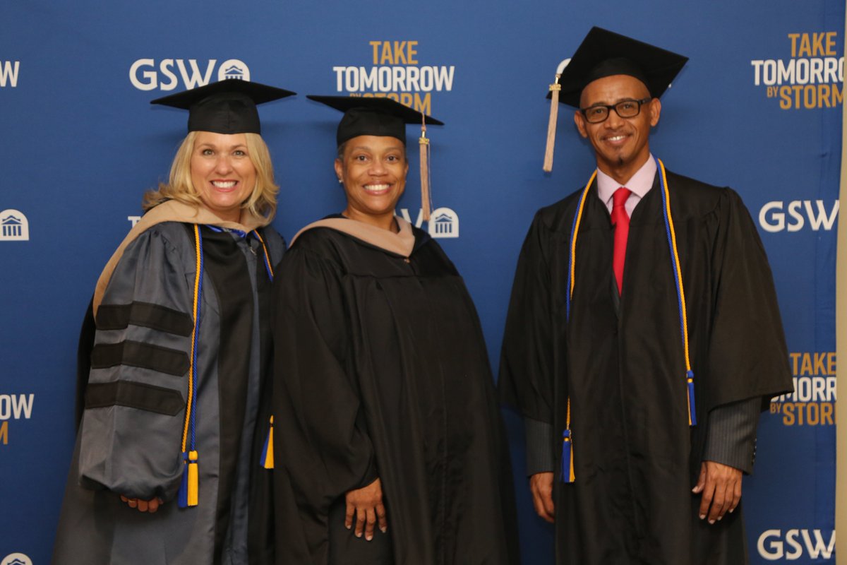 GaSouthwestern's tweet photo. Online students were invited to a special reception hosted by GSW's Alumni Association ahead of Friday's commencement ceremony. For many of these Hurricanes, this was their first visit to campus. Students flew in from as far as California, New Jersey, and even Austria. #GSWgrad https://t.co/dLlBgtkJ73