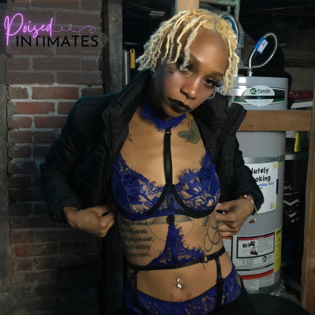 PoisedIntimates's tweet photo. Blueberry Lace Set (4 piece Set) #lingeriestyle #streetwear #locs #lacelingerie https://t.co/XniuSuZRoB https://t.co/oHTVSXq4l1