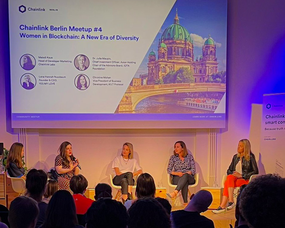 sojoypokkamol's tweet photo. We loved having you all at #Chainlink Berlin Meetup#4 yesterday and discussing Blockchain diversity.

Special thanks to our guest speakers @melodikaya @christinemohan @juliemaupin and Lena Hannah Nussbaum for sharing your expertise with us. 
#chainlinkberlin 
#chainlinkcommunity https://t.co/RyT2dpk2yl