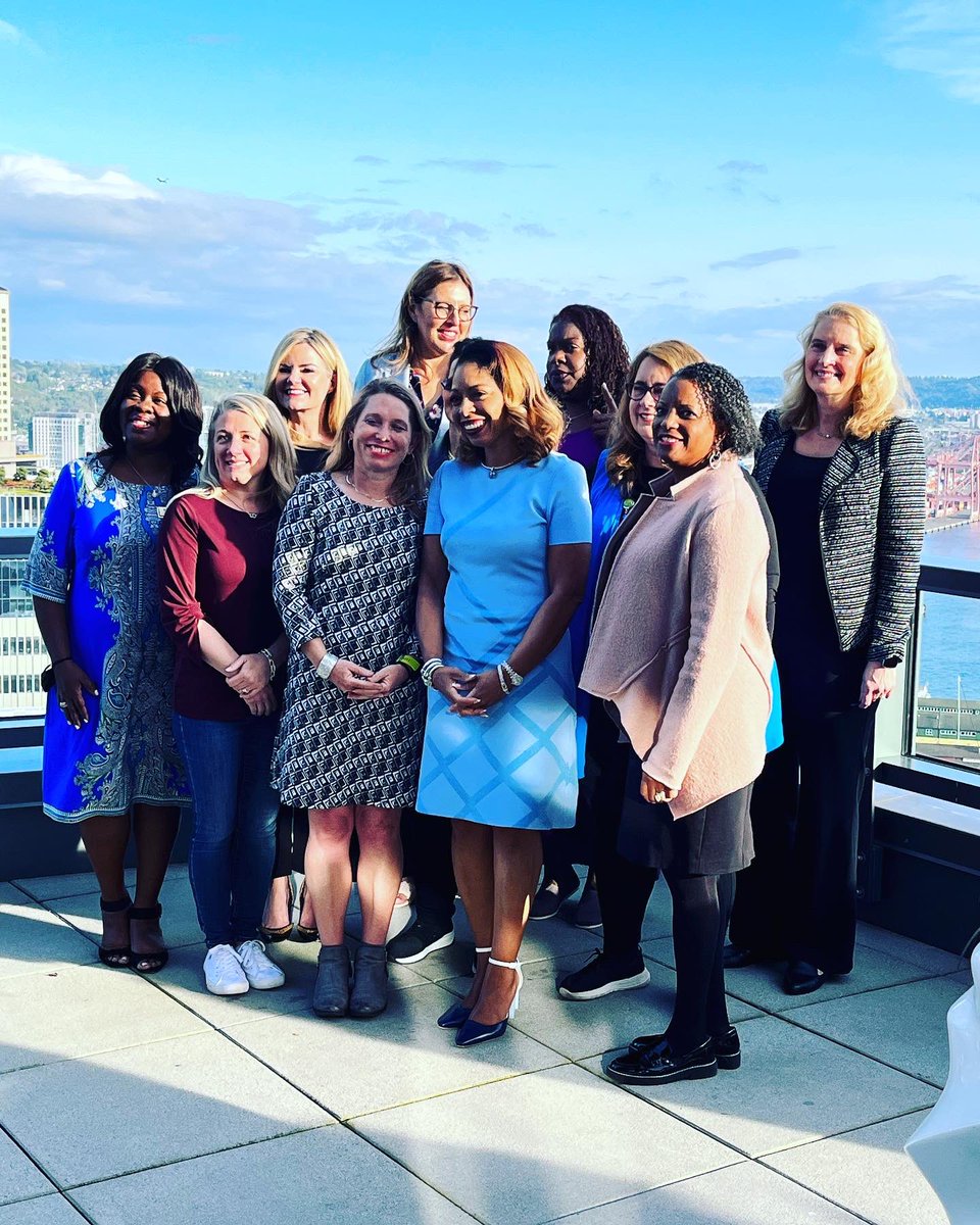WTS_Org's tweet photo. Thank you to the 2020-22 #WTSI and #WTSF Boards of Directors for your leadership and commitment to #advancingwomen, #advancingtransportation. #WeAreWTS #WTSIExpedition22 #WomenInTransportation https://t.co/IcsceGDnOM