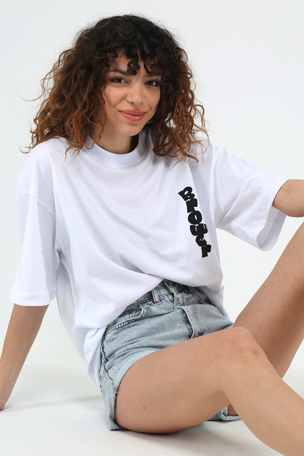 BrowerTextile's tweet photo. Sınırlı sayıda %23 indirimli 129,50 ₺

Youre Not Alone Beyaz Kadın Oversize Bisiklet Yaka Baskılı T-shirt

https://t.co/XxogSoPKsv https://t.co/iocYGY0eYw