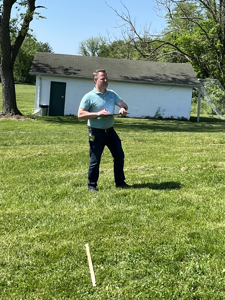 RebelsSHHS's tweet image. Mr. Long's AP Calc class made paper airplanes &amp;amp; are outside testing them for #averagespeed, #distance, #tricks, etc. It's so nice implementing learned and playing with the content #APExamsAreOVER 💚➕➖✖️➗