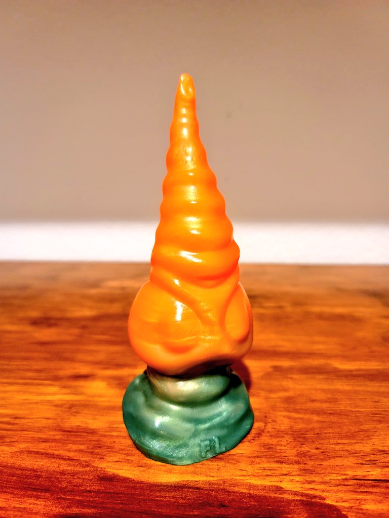 FriskyLabz's tweet image. Itz a carrot!
#customPours