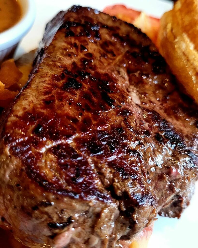 Today's Special 

10oz Rump Fillet Steak, served on a bed of Chilli and Chorizo Mash, Northbound Beer Battered Onion Rings and a choice of sauce...

Book Your Table via the Resdiary link in bio or just call in. Walk ins are always welcome 🙂

#northbound #legenderryfood