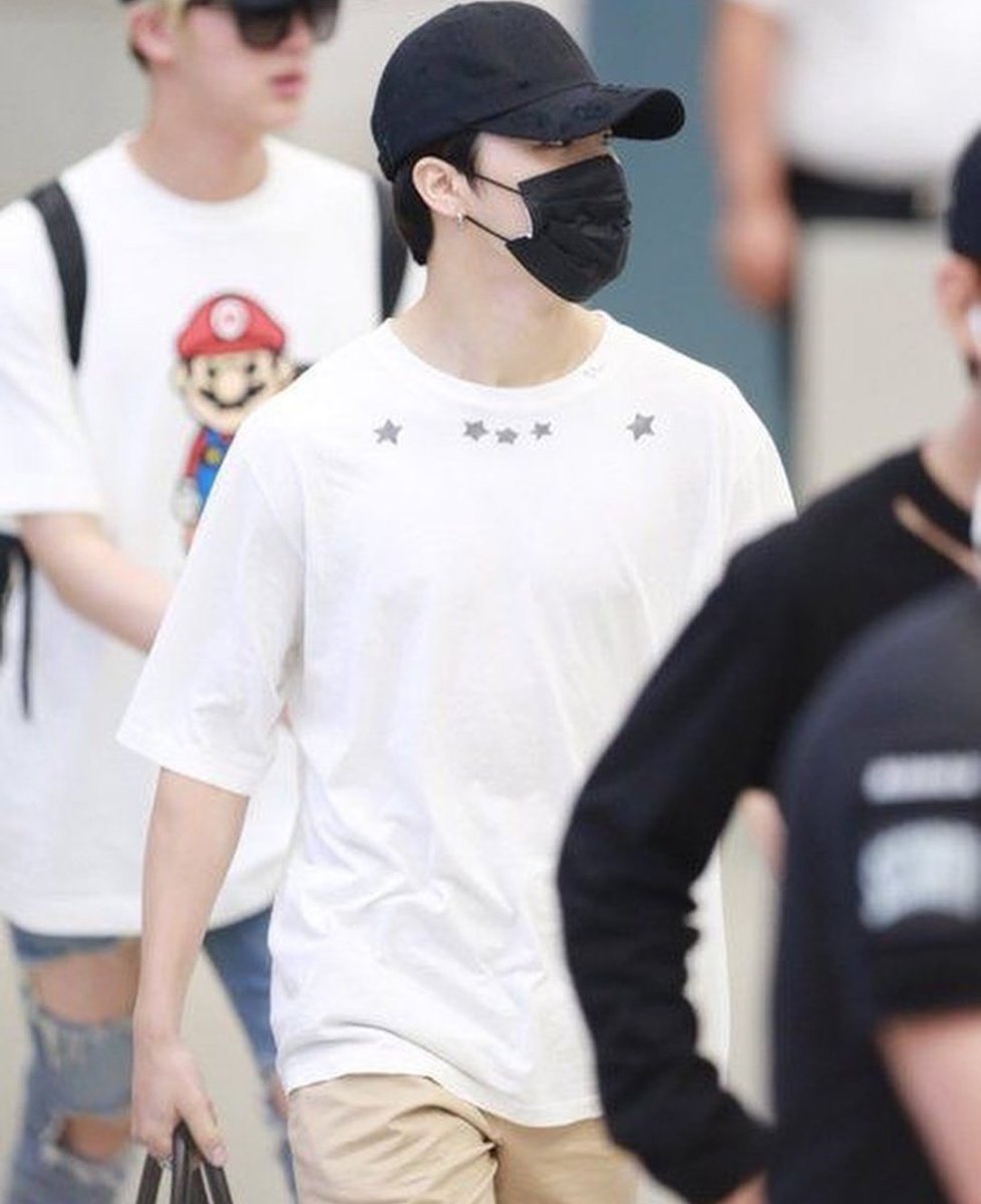 luna22JM's tweet photo. Boyfriend material Jimin 😩🤍 https://t.co/iLkHyPWLSv