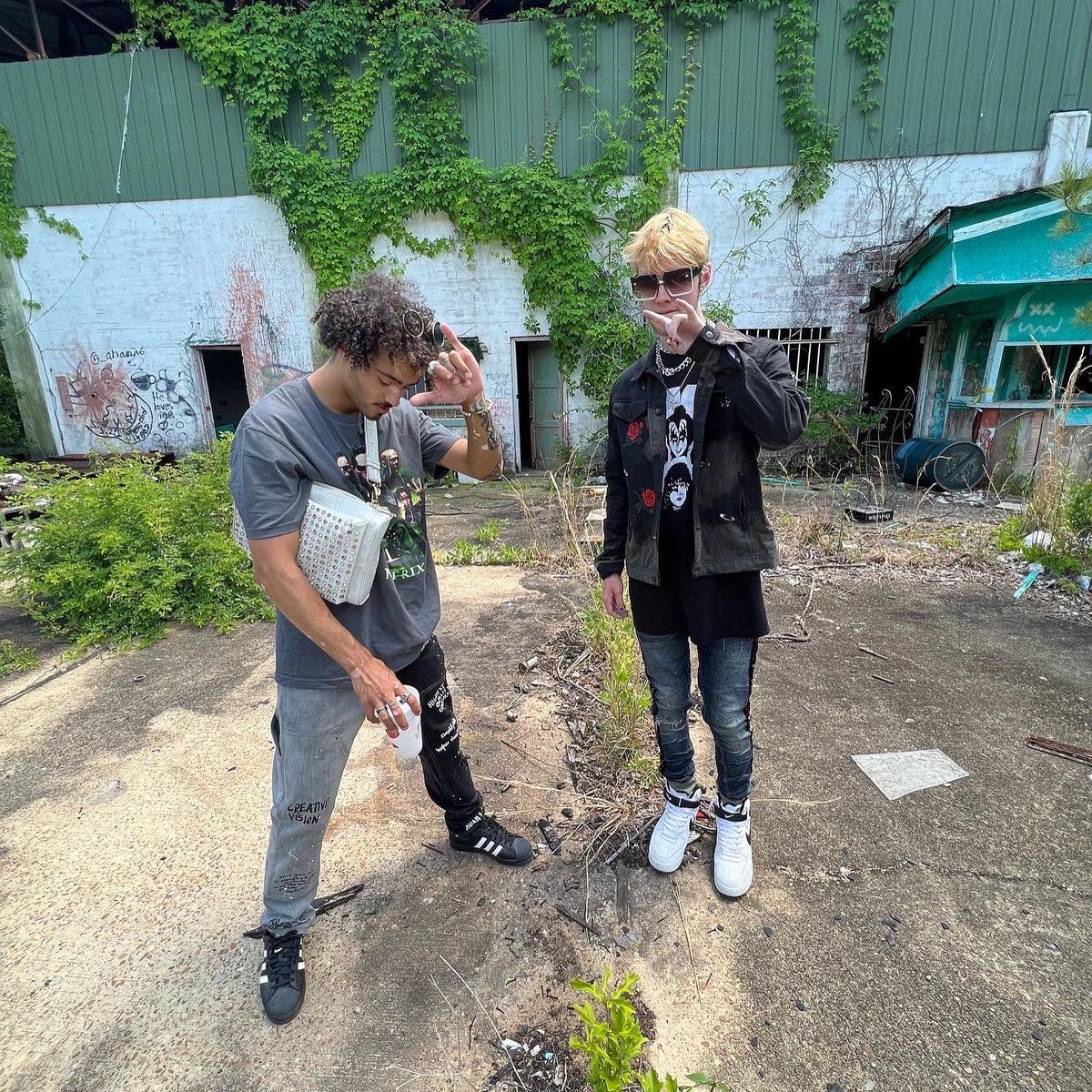 IlyTruly's tweet photo. Rockstarrr x Steampunk 🦹🏽‍♂️🎸 Like this >> https://t.co/WefrMI2cq8