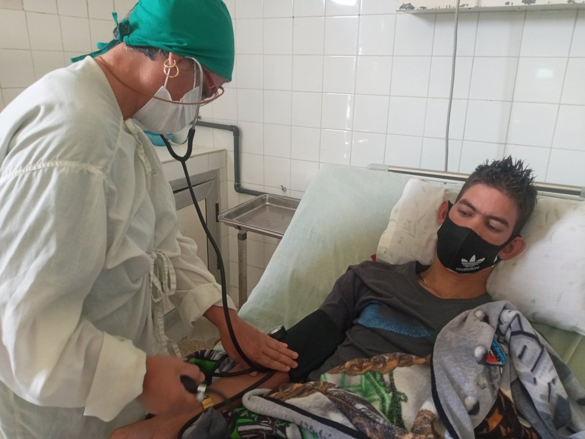 LidiceCorzo's tweet photo. 🇨🇺🇨🇺🇨🇺🇨🇺🇨🇺🇨🇺🇨🇺#DíaMundialdelaHipertensión promueve los esfuerzos para prevenir, diagnosticar y controlar la #HipertensiónArterial condición que constituye el principal factor de riesgo para padecer enfermedades como  la Insuficiencia Renal Crónica (IRC) y las Cardiovasculares. https://t.co/1f5KQjaRb2