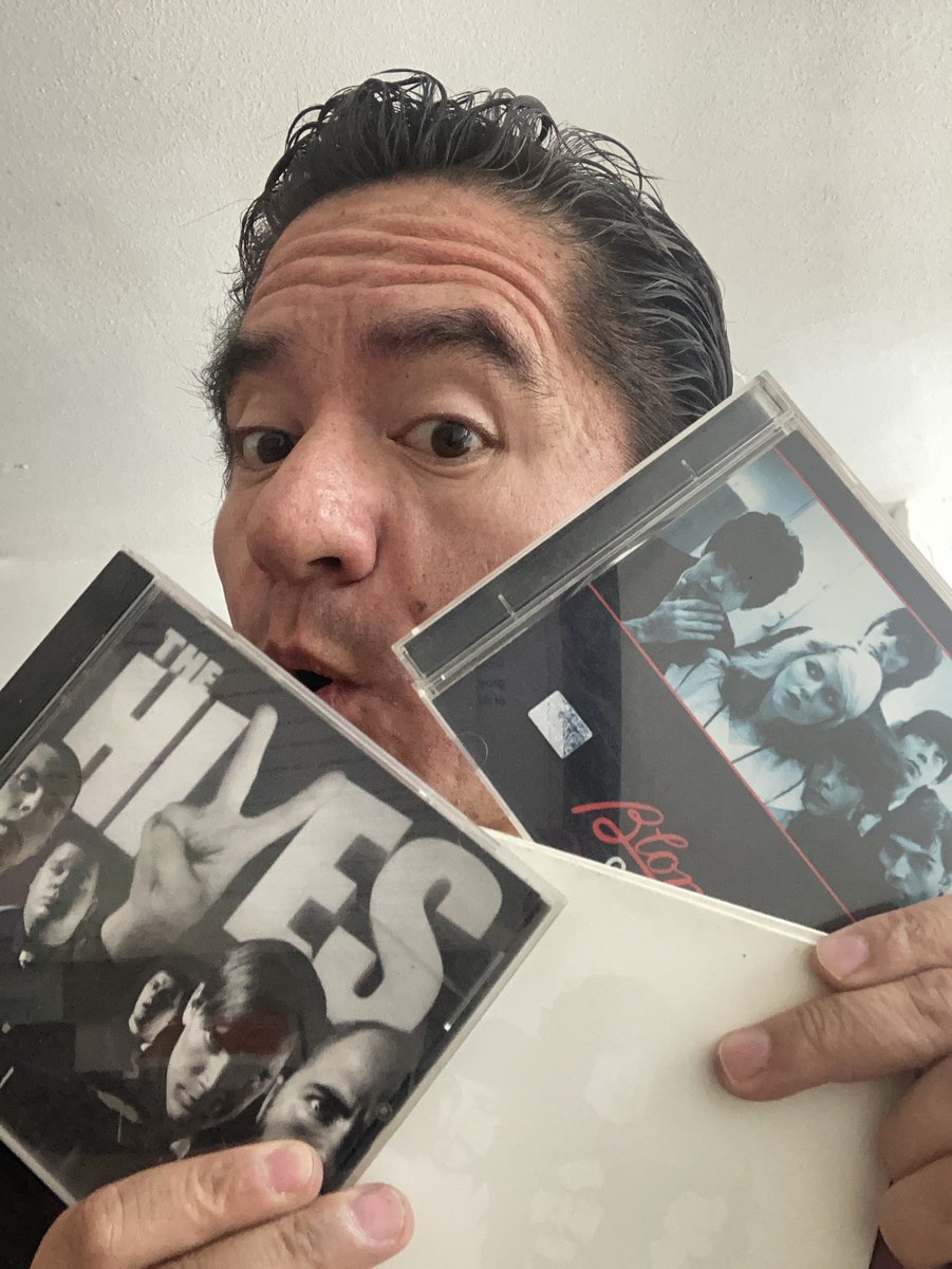 SoyPeterMx's tweet photo. @aesquinca quiero ir al @CCapitalGDL a ver a Blondie, Kings of Leon y The hives 😃 https://t.co/HtmJIwIJbK