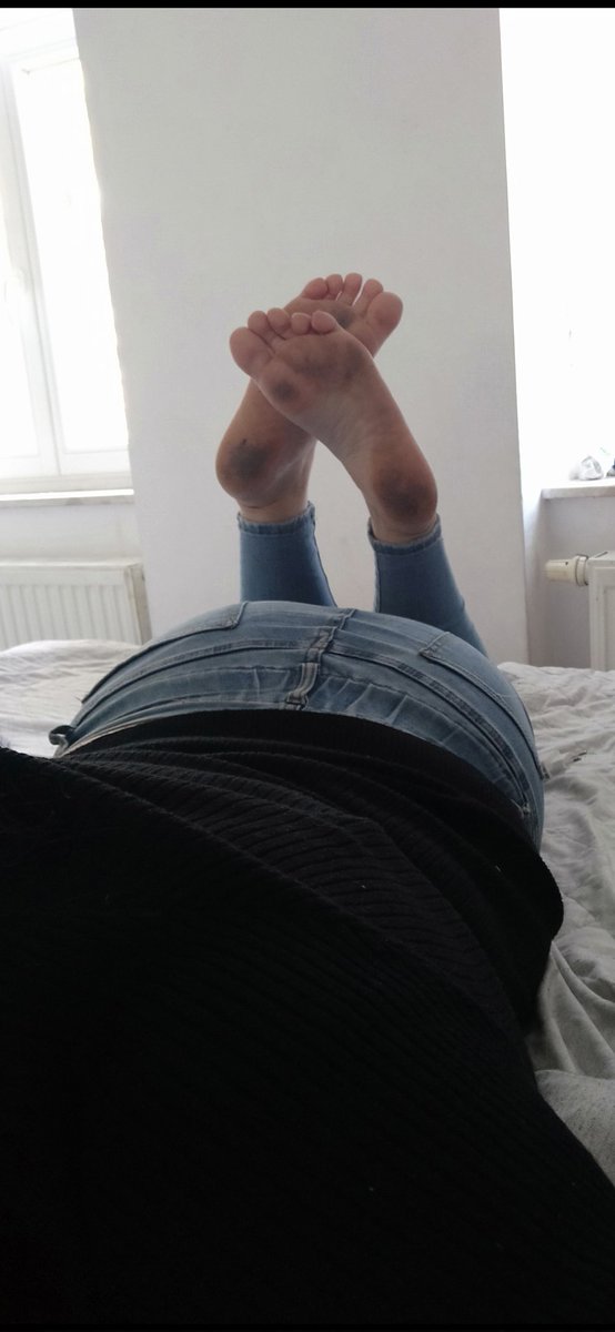 GoddessAnastazz's tweet photo. Takie smakolyki 🤤🤤🤤 padnij na kolana i czysc psie!! #findom #femdom #paypig #moneyslave #polskadomina https://t.co/zqADzBy9cX