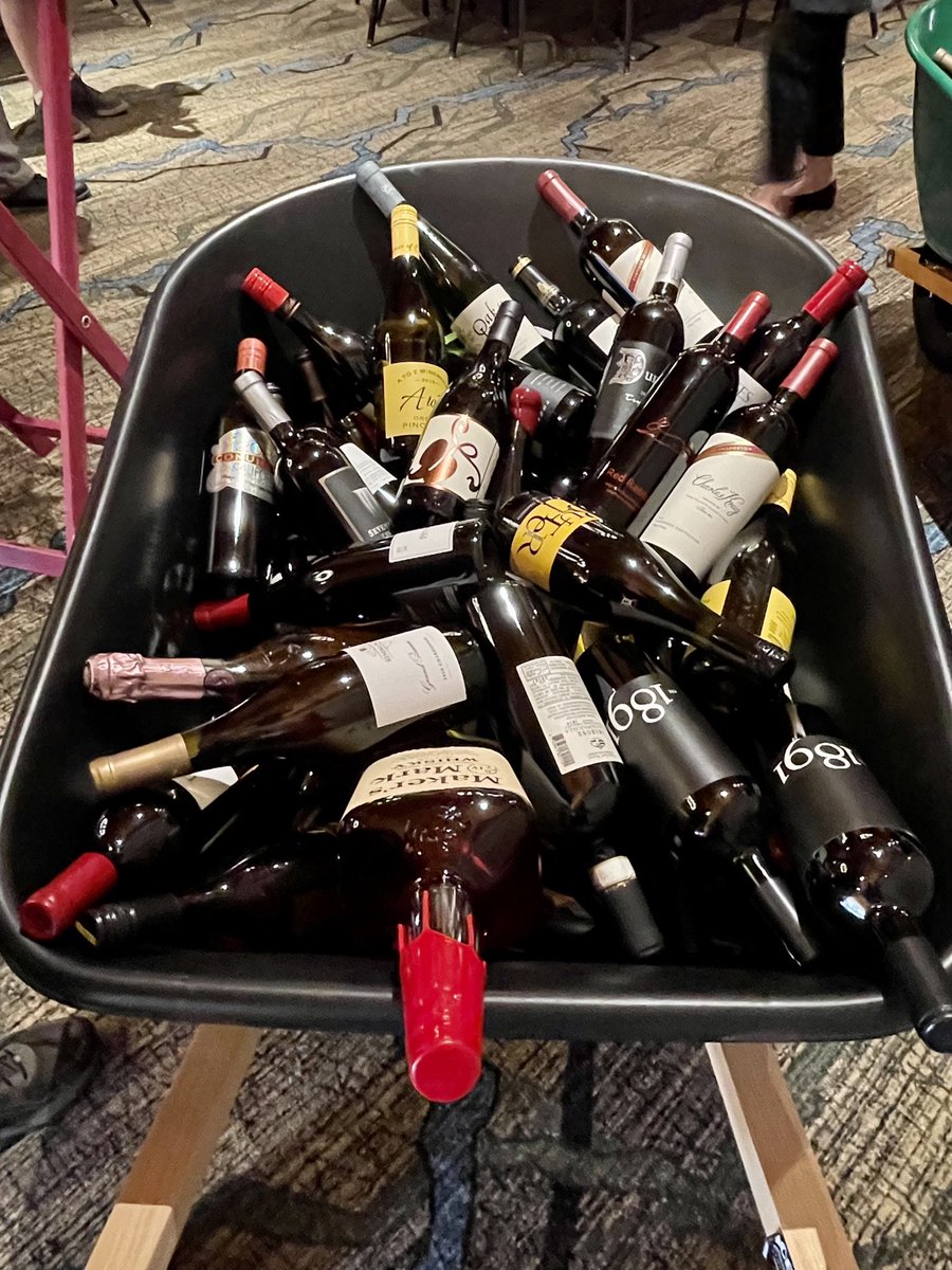 rspur's tweet photo. Our Eugene CC team didn’t win the Annual @oregoncmaa Tournament, though the raffle prize of a wheelbarrow full of win was a much better trophy to share. #idratherbeluckythangood https://t.co/Yi4rfr2ozS