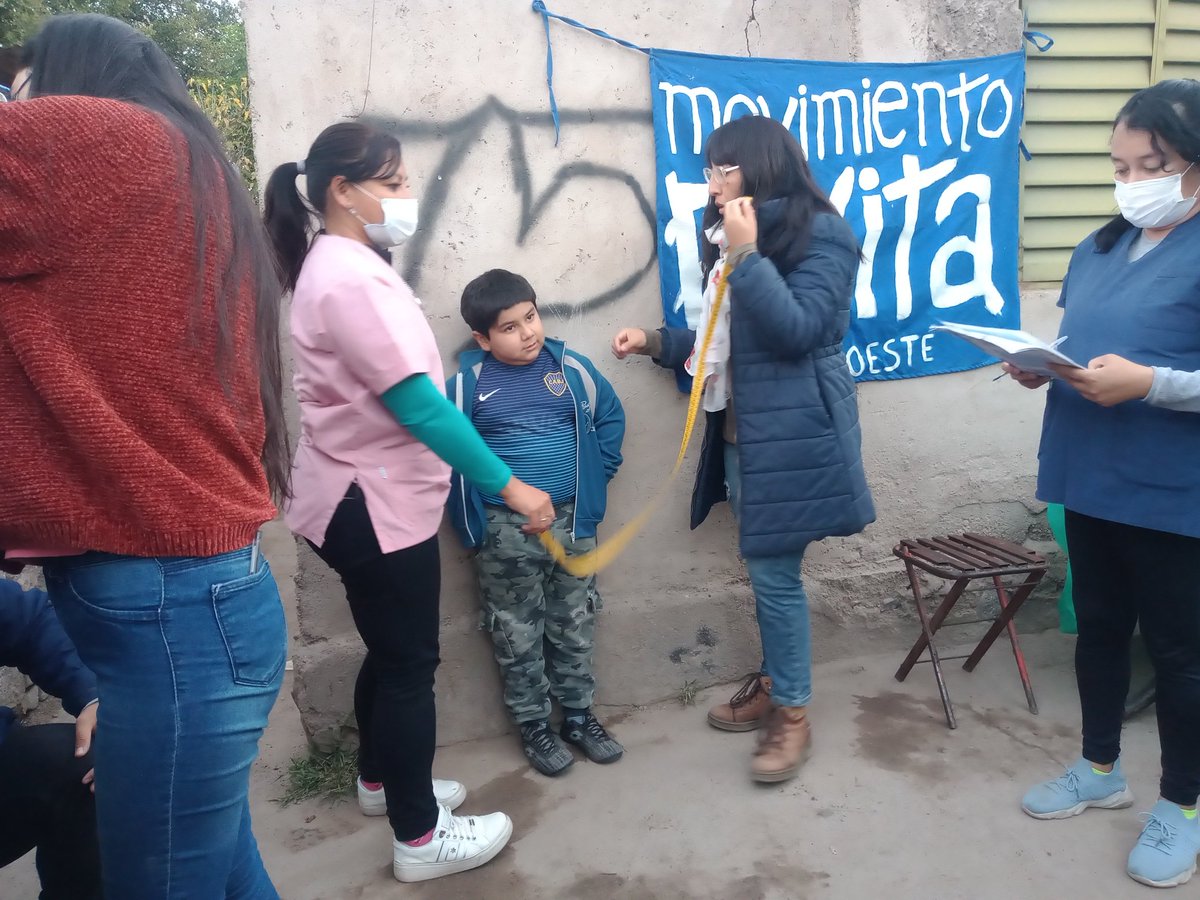 LusPucheta1's tweet photo. Se realizó control de peso talla a los niños y compañeros del merendero rayito de sol, donde también se realizó tomo de tención Arterial a los compañeros que trabajan en el merendero.
 #Secretariadesaludevitalrioja
#ControlDeTA
#Movimientoevitalarioja 
#Cacholuna 
#Casarioja https://t.co/3PYAViSQUA