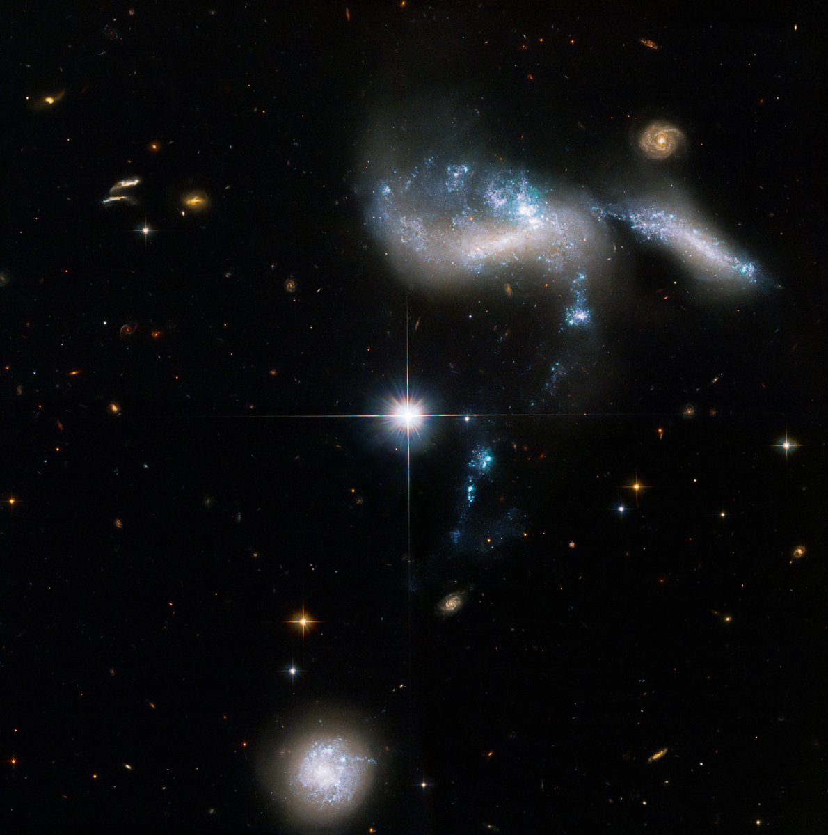 Hubble tweet media