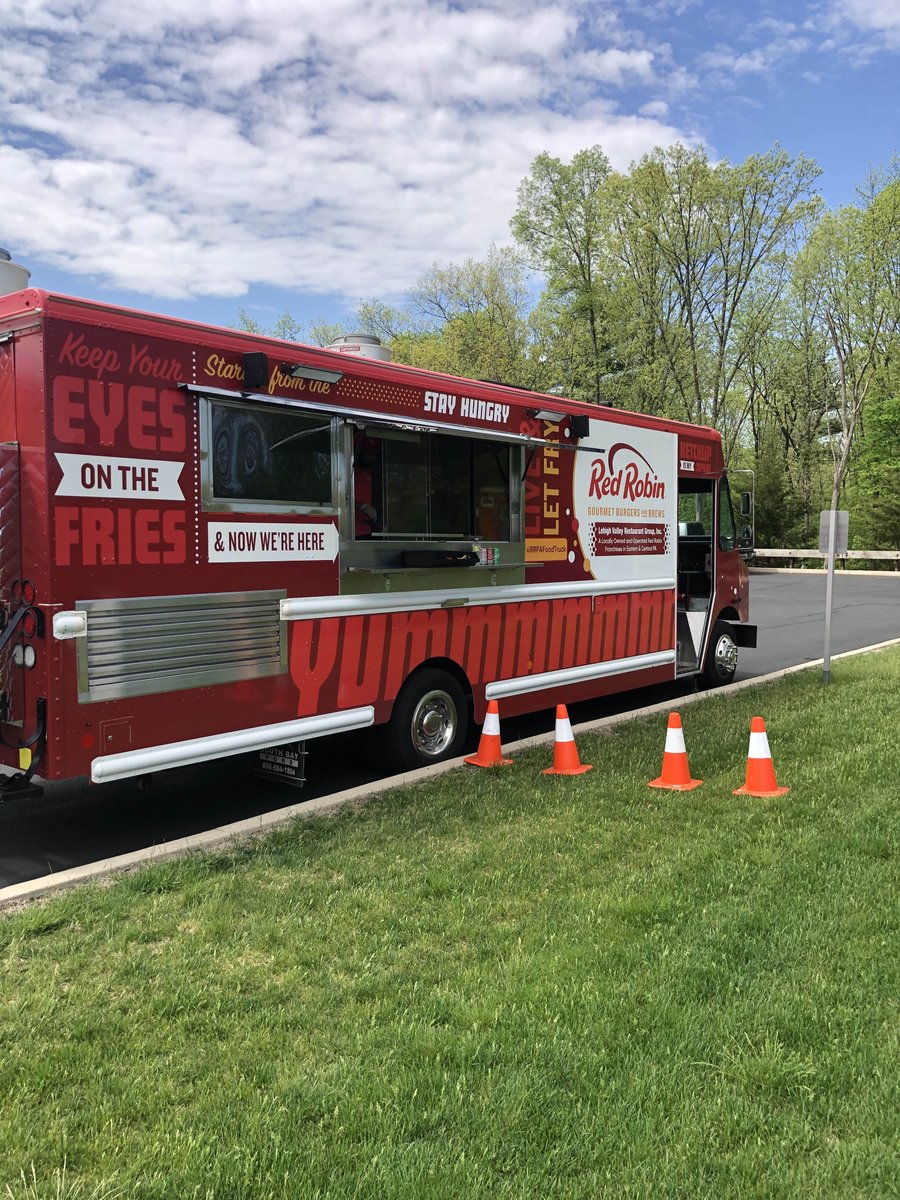 sluhnems's tweet photo. The Red Robin Food Truck will be at the St. Luke’s Monroe Campus today from 11-2 with fresh made burgers and other select menu items! https://t.co/tpi68Ivujv