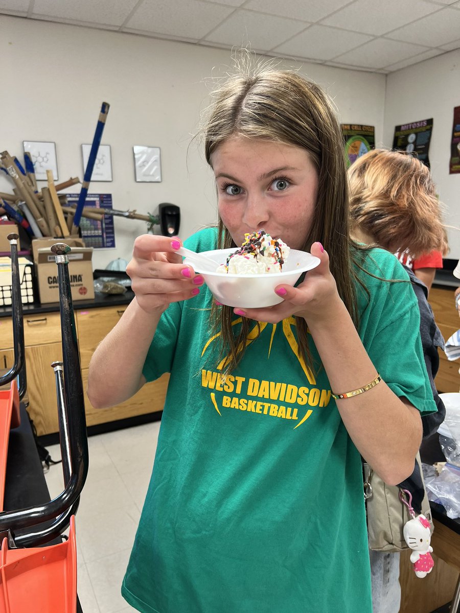 WCDS_Science's tweet photo. I scream, you scream, we all scream for ice cream🍦8th grade ice cream day is the best day. They tested freezing points and phase changes to make a yummy reward for a great year in science! #WCDSScience #WCDSGrade8 #WCDSMiddleSchool https://t.co/PoUHMQ9Zdr