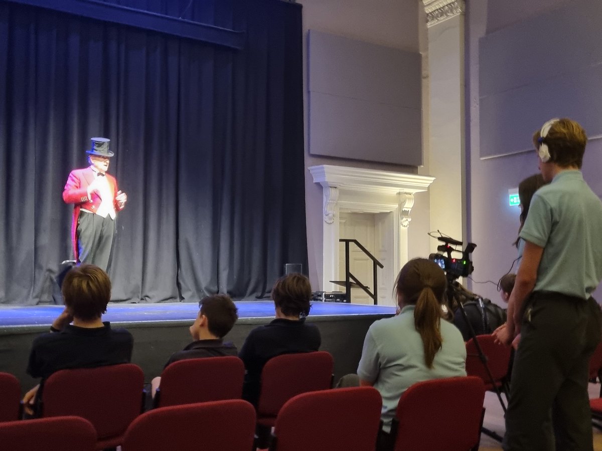 LadyFiona3's tweet photo. @DissCornHall with @ermcic filming for their @HeritageFundM_E  menagerie project https://t.co/CxaTp5rIEB