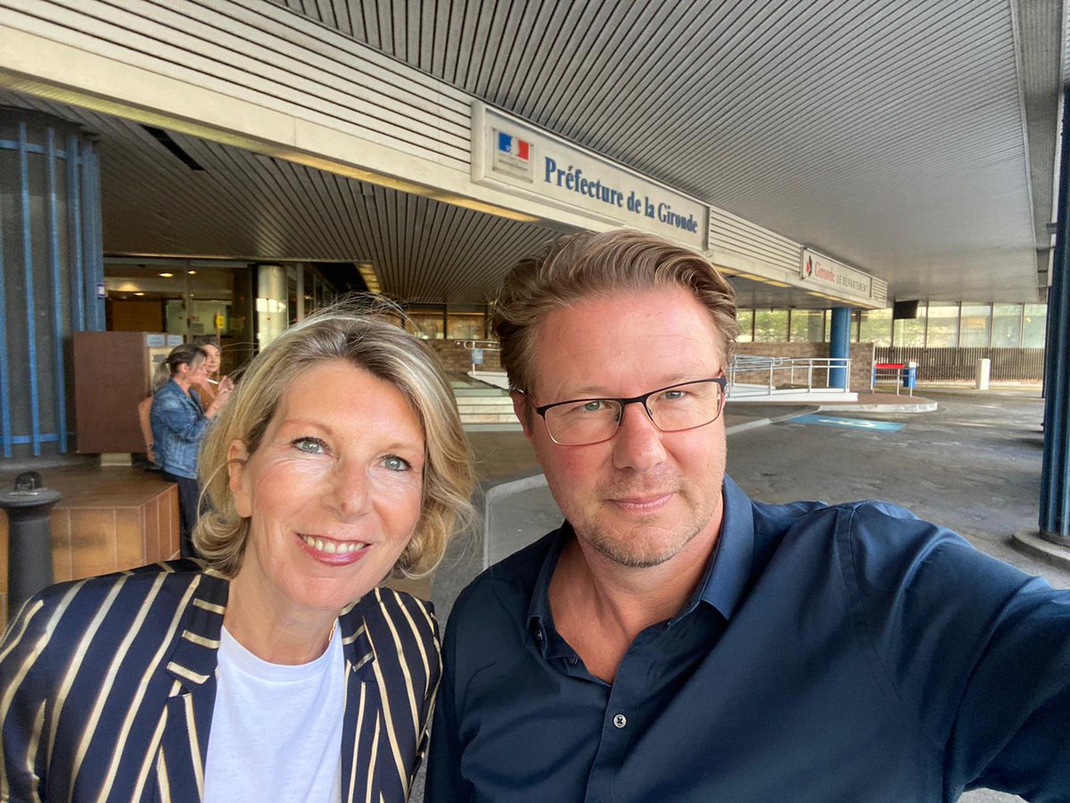 CunyDeCarli2022's tweet photo. Une nouvelle étape franchie ce matin avec responsabilité, émotion et enthousiasme ! 
Nous avons déposé officiellement notre candidature pour les élections législatives dans la 2ème circonscription de la Gironde. 
En route vers la victoire pour #Bordeaux ! https://t.co/MHW8UTaBXj