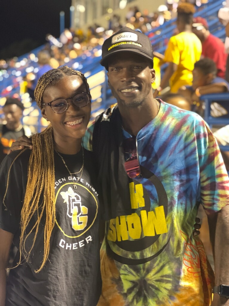 GGHSTrackField's tweet photo. S/o to @ochocinco for taking the time out to take a pic with our own @_Aaliyah9_ at 2022 FHSAA State Track &amp; Field   Championship! https://t.co/UGucoJh9ww