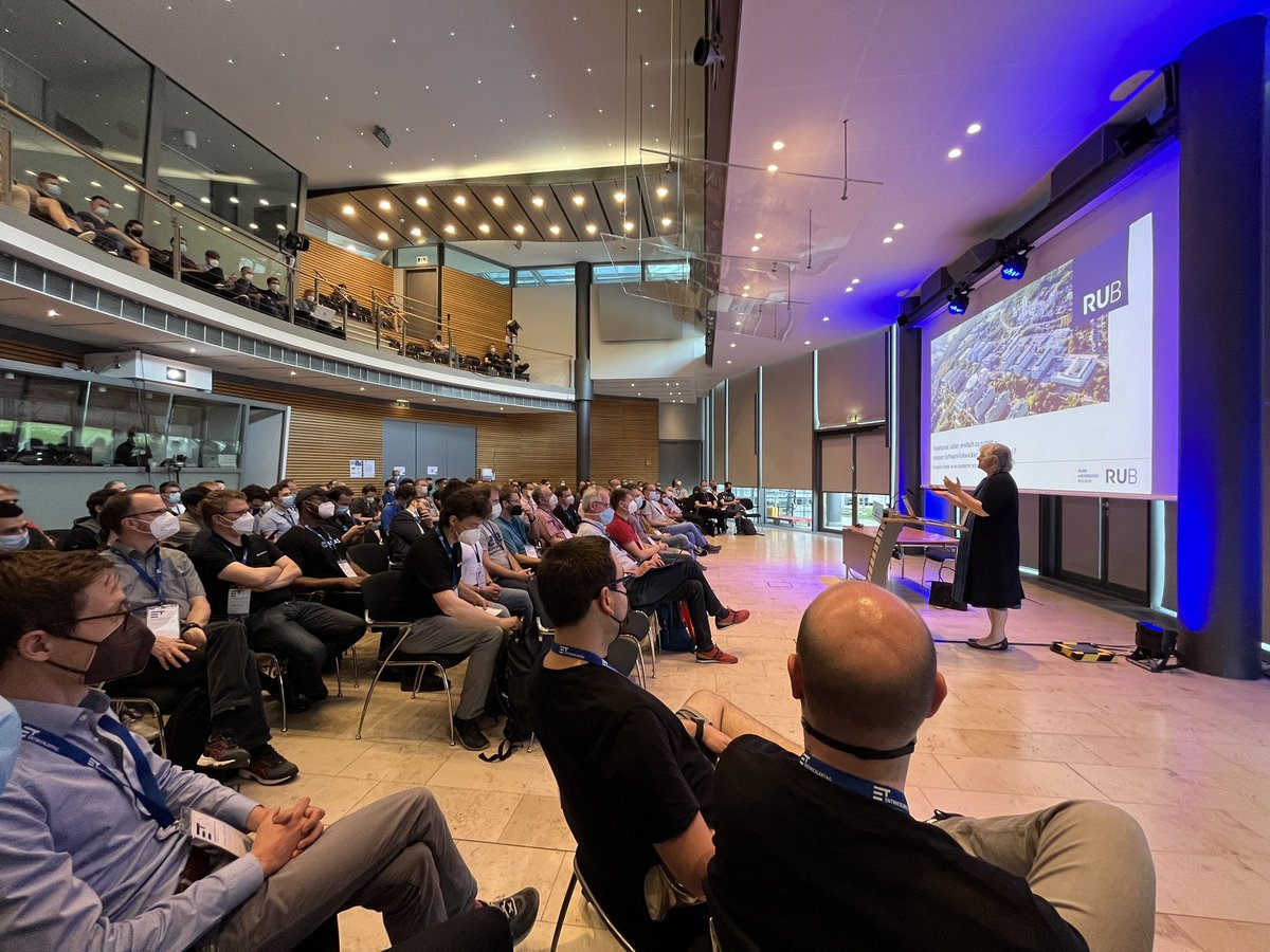 Keynote von Angela Sasse zum Thema „Alleskönner Software-Entwickler?“ — Wie wir Software-Entwickler besser zu #security unterstützen können. #etka22