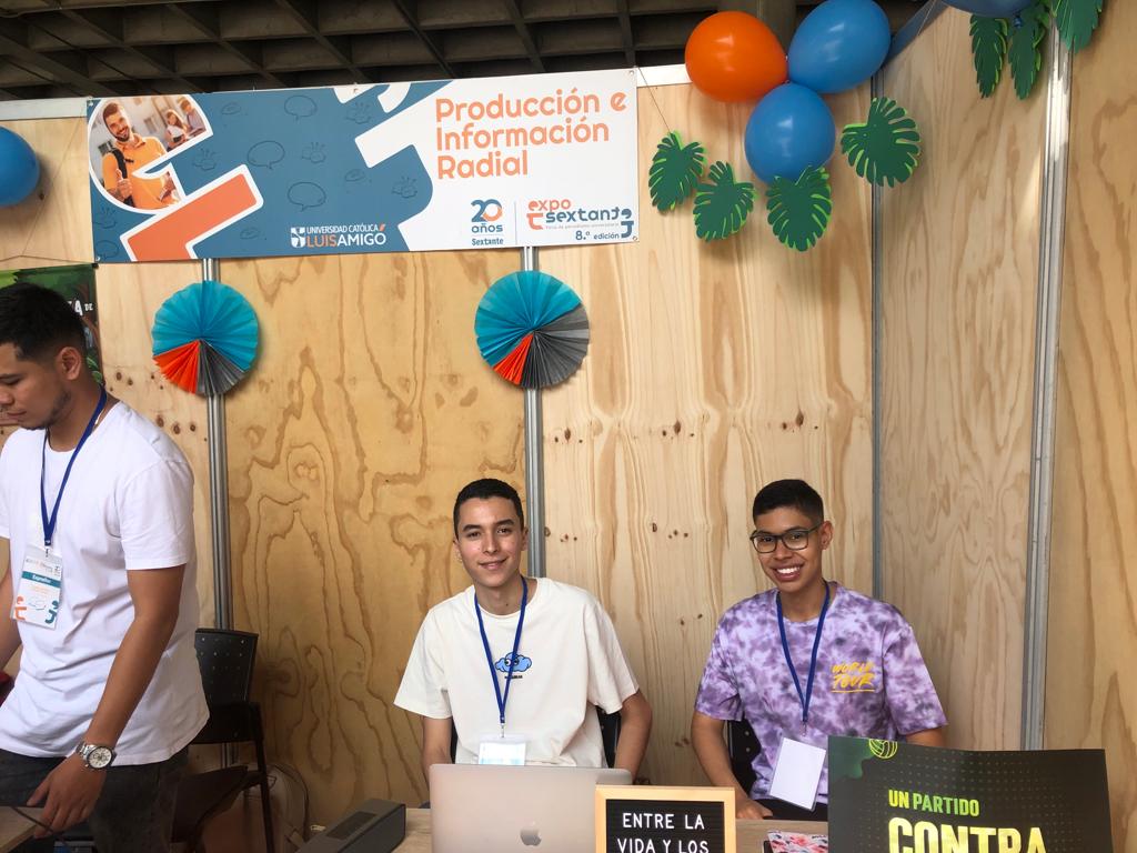 SextanteD's tweet photo. #PeriodismoUniversitario #SextanteDigital #Exposextante
La feria va desde las 8:00 am hasta las 5:00 pm 🕔del día de hoy en la plazoleta principal, donde estarán los expositores 🤵♂️🤵♀️de los diferentes niveles del componente de periodismo📰. ¡Anímate a acompañarnos! 🙌🏻 https://t.co/zc3eKOT1Z5