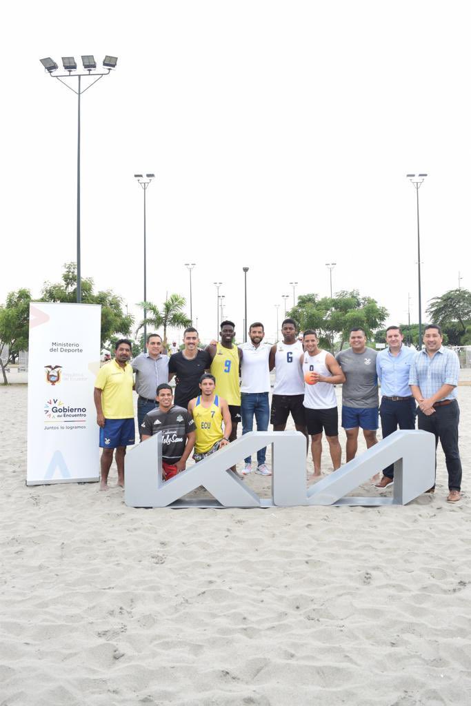 SebasPalaciosSP's tweet photo. BUENAS NOTICIAS

Como muchos saben, la Federación de Balonmano no tenía en su planificación el Mundial 2022. 

Desde @DeporteEc articulamos acciones con la empresa privada y @kia_ecuador será el auspiciante de la Federación y financiará parcialmente el mundial.

#JuntosCumplimos https://t.co/EwhYzbtNEM