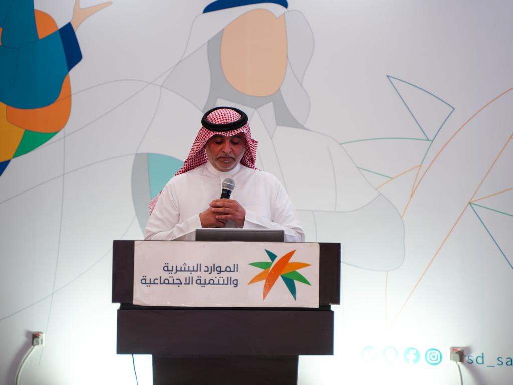 EalamNorth's tweet photo. رحب مدير عام فرع الموارد البشريه والتنميه الاجتماعيه بمنطقة #الحدود_الشمالية بجميع المشاركين في #ملتقى_الجمعيات_الأهلية_بالحدود_الشمالية 
مؤكداً أن اللقاء يأتي ضمن توجيهات صاحب السمو الملكي الأمير فيصل بن خالد بن سلطان بن عبدالعزيز #أمير_الحدود_الشمالية https://t.co/DGK7z61UOU