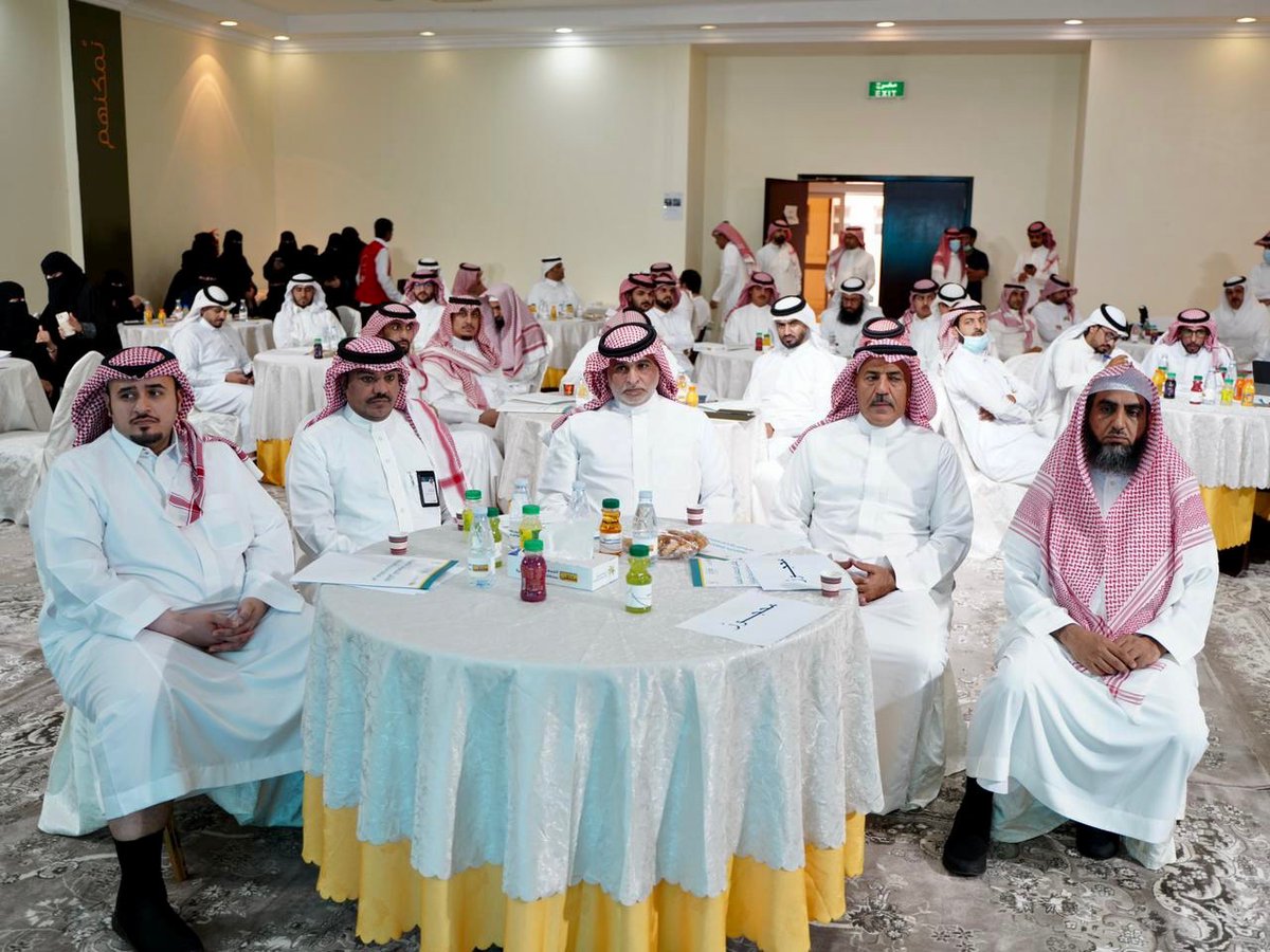 EalamNorth's tweet photo. رحب مدير عام فرع الموارد البشريه والتنميه الاجتماعيه بمنطقة #الحدود_الشمالية بجميع المشاركين في #ملتقى_الجمعيات_الأهلية_بالحدود_الشمالية 
مؤكداً أن اللقاء يأتي ضمن توجيهات صاحب السمو الملكي الأمير فيصل بن خالد بن سلطان بن عبدالعزيز #أمير_الحدود_الشمالية https://t.co/DGK7z61UOU