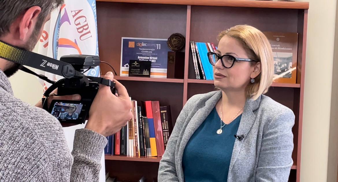 avcagbu's tweet photo. Հայերն այսօր is making a reportage about the new AVC Armenian language course and we are going to share it with you later this week. Meanwhile, here are some backstage photos. 🎥
Did you recognize your online instructors? 😊
#AVC #AGBU #learnwithAVC #AVCteam https://t.co/BEbsULEfGl