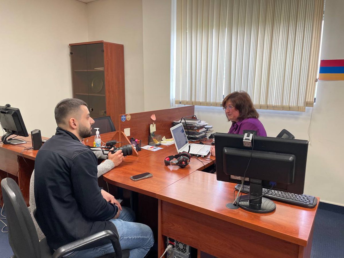 avcagbu's tweet photo. Հայերն այսօր is making a reportage about the new AVC Armenian language course and we are going to share it with you later this week. Meanwhile, here are some backstage photos. 🎥
Did you recognize your online instructors? 😊
#AVC #AGBU #learnwithAVC #AVCteam https://t.co/BEbsULEfGl