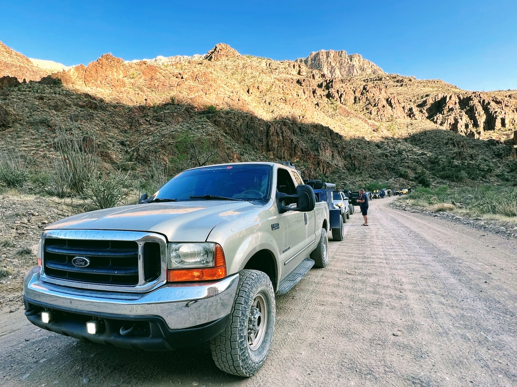 Desertjeeprat's tweet photo. #trailtuesday
#builtfordtough #fordf250 #fordtough #truckgoals #mudtires #powerstrokenation #fordsuperduty
#fordlife #fordpickup https://t.co/WoKcosUuWf