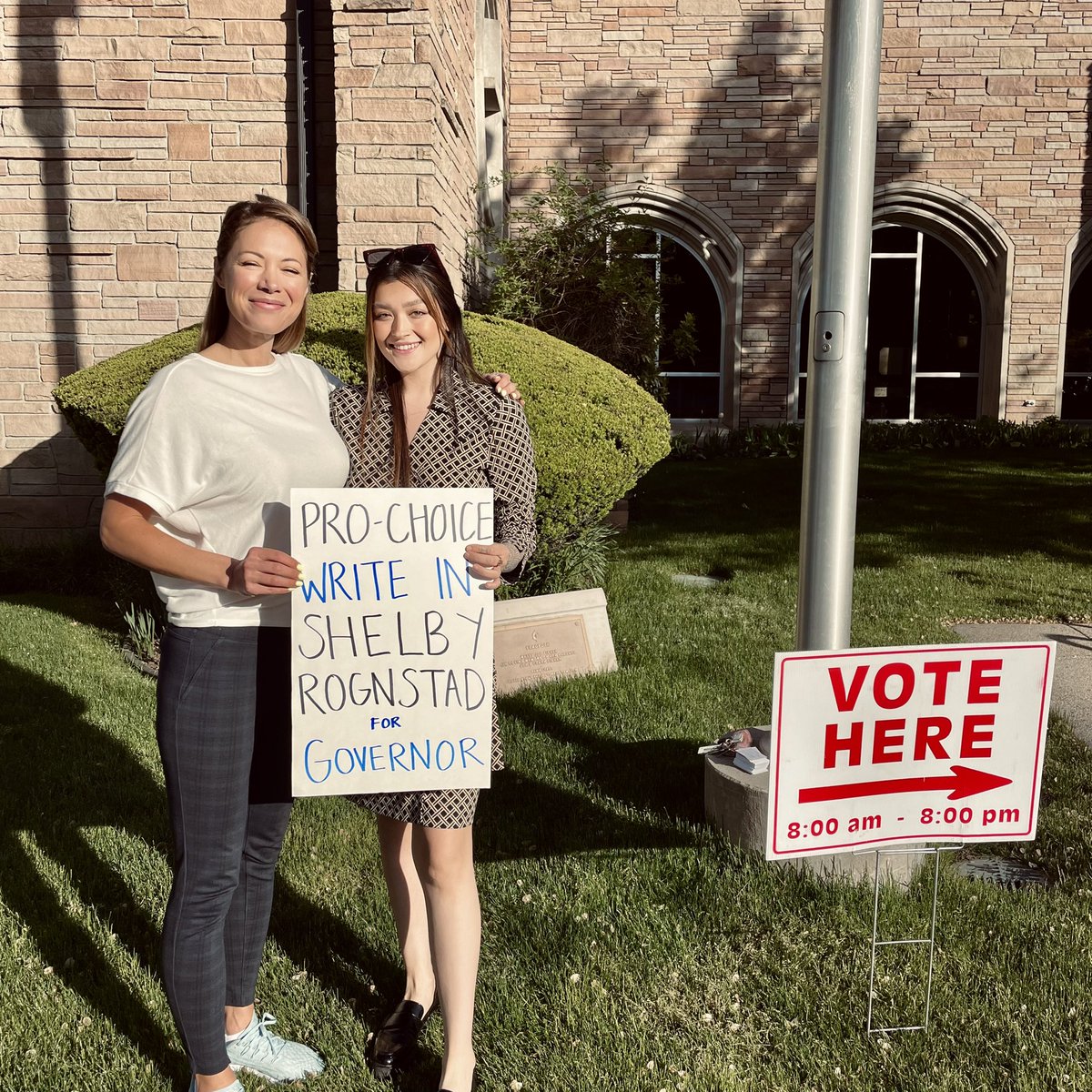 KatGreenland's tweet photo. Escribe Shelby Rognstad para Gobernador de Idaho. Es el candidato democrata más viable estás elecciones y es nuestra mejor opción para luchar encontrar del extremismo. @Electshelby #idpol #IdahoDems https://t.co/MPOcARp6xN