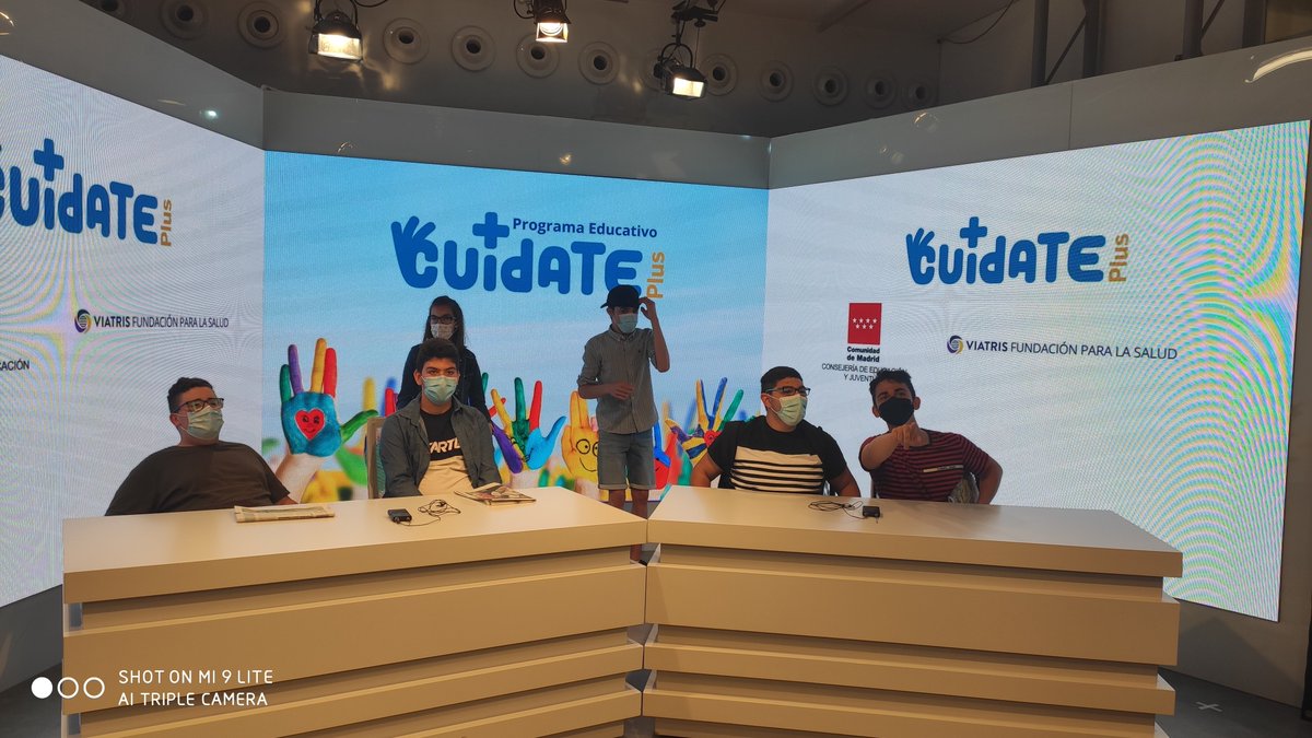 apsamadrid's tweet photo. El Colegio APSA ha recogido la Mención Especial en la categoría "Alimentación" otorgada por el "Programa Educativo #CuidatePlus en Salud".
El pasado viernes visitamos las instalaciones de @RadioMARCA
¡Una auténtica experiencia!
¡Muy agradecidos por el reconocimiento! https://t.co/3jVrS3K0Tg