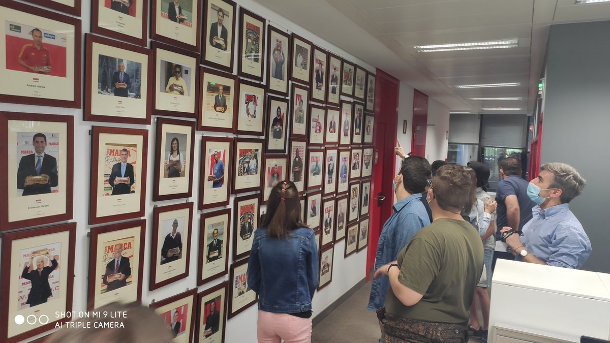 apsamadrid's tweet photo. El Colegio APSA ha recogido la Mención Especial en la categoría "Alimentación" otorgada por el "Programa Educativo #CuidatePlus en Salud".
El pasado viernes visitamos las instalaciones de @RadioMARCA
¡Una auténtica experiencia!
¡Muy agradecidos por el reconocimiento! https://t.co/3jVrS3K0Tg