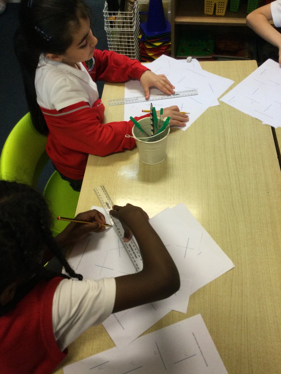 FeatherstoneY3's tweet photo. We are learning all about lines in maths today - horizontal, vertical, parallel and perpendicular! 😀 https://t.co/ryqUhYZGwm