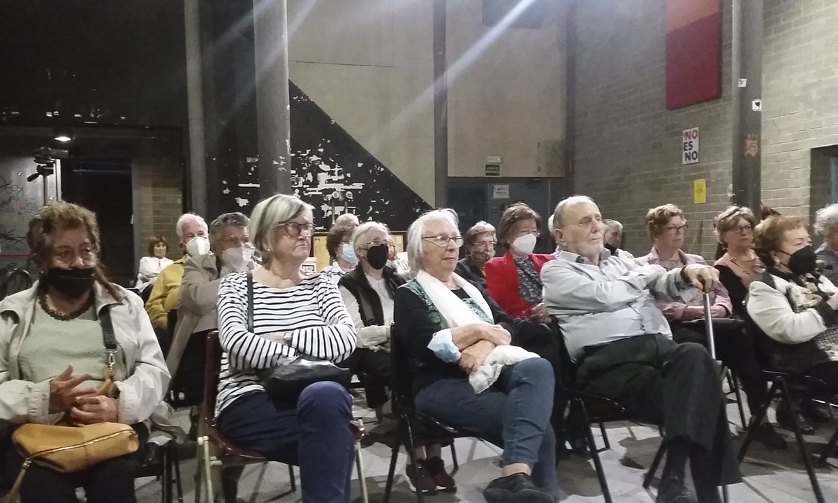100MossenVidal's tweet photo. Aula Oberta dedicada a la memòria de Mn. Vidal i Aunós amb motiu del centenari del seu naixement a càrrec de Pepita Plana, responsable de l'Arxiu parroquial de @SantMedir, i @Ricard_Marco_, fotògraf i membre de la comissió del #CentenariMossènVidal
10 de maig de 2022 https://t.co/bQbbP8mlpx