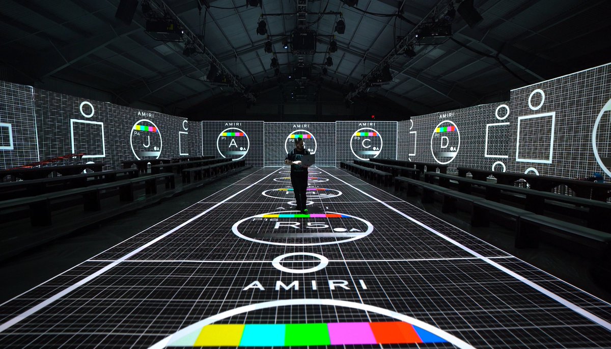 CoyoteNova's tweet photo. Mapping for Amiri with @OpticalAnimal and North Six
#fashion #projectionmapping #runway #production #opticalanimal #videomapping #testpattern #fashionweek #immersiveinstallation #360degrees #surround #projectionart https://t.co/XY5xxPGoeF