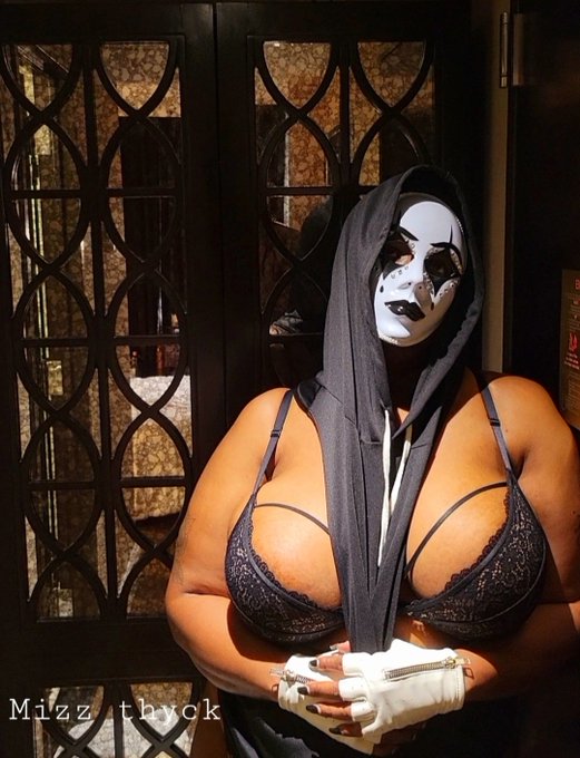 Where my boob lovers at? Whos in for a good tit smother 😝😈❤  📷: @GreyNigel https://t.co/7knBaNauG7<a href="/tag/booty"class="tags"><span>#booty</span></a><a href="/tag/assworship"class="tags"><span>#assworship</span></a><a href="/tag/ass"class="tags"><span>#ass</span></a><a href="/tag/assfetish"class="tags"><span>#assfetish</span></a><a href="/tag/54inches"class="tags"><span>#54inches</span></a>