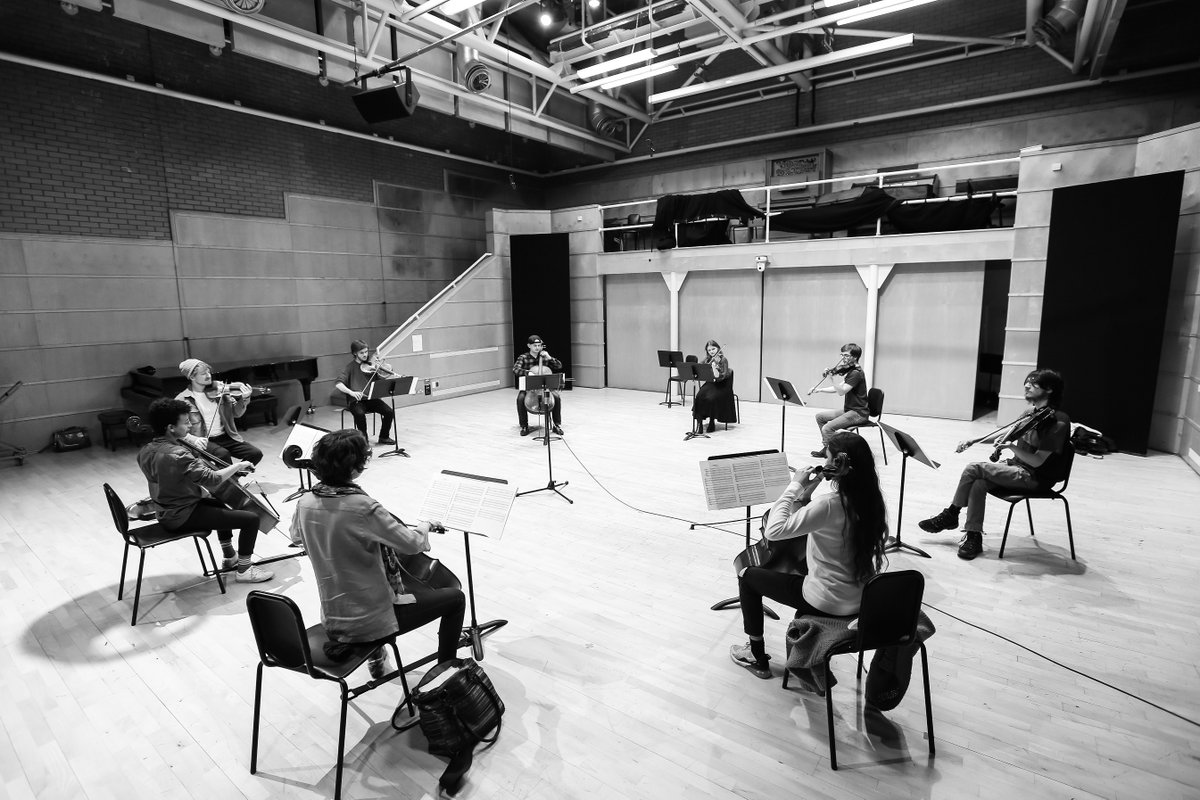 RCStweets's tweet photo. 1/3. All the best to #StudioCollective who perform with violinist @DanielPioro @ErlandCooper & @oconnellcello tonight @NNFest. Daniel, RCS Associate Artist, launched Studio Collective in 2020, a contemporary, collaborative and explorative group of RCS string students. https://t.co/ARfXnAX4LE