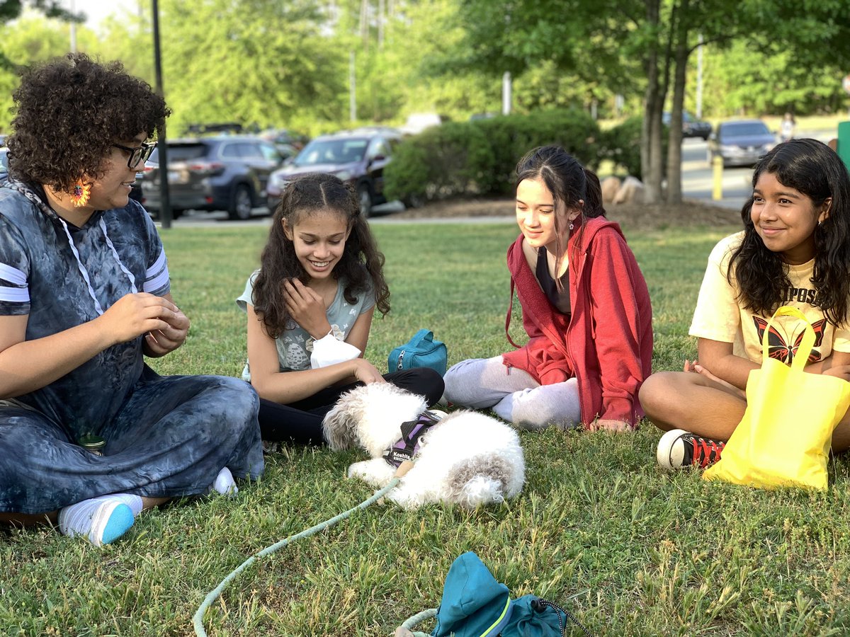 👉🏽Being able to identify the beauty that remains true in the midst of chaos is a life-giving skill. 
Our Maripositas got to practice bearing witness to the joy &amp; beauty that’s still abundant all around them. 🫶🏼