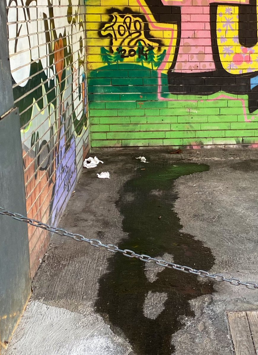 Avui al arribar a la feina i voler aparcar —> #parisdakar al passatge #offroad de C/Monturiol
I un bonus: queda inaugurada la nova planta de compostatge al Polígon Industrial #Badalona Sud 💩♻️
#ambil·lusió
<a href="/lamoraBDN/">AVV LA MORA PORT BDN</a> <a href="/AvGorg/">AV. Gorg Mar Badalona</a> <a href="/BarridelR/">BarridelRemei #Airenet</a>