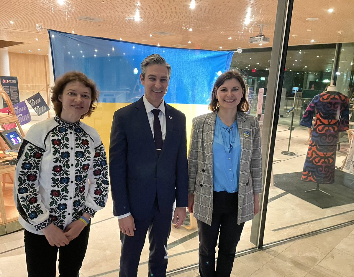 DamonMacWilson's tweet photo. Thanks to tireless advocates for a free Ukraine @dkaleniuk of @ANTAC_ua & Olena Pavlenko of #DiXiGroup for briefing on what Ukraine needs to win the war and the peace for its democracy to emerge stronger - with host @SWEambUSA on day Sweden asks to join NATO. @NEDemocracy https://t.co/mCAY2gjxwt