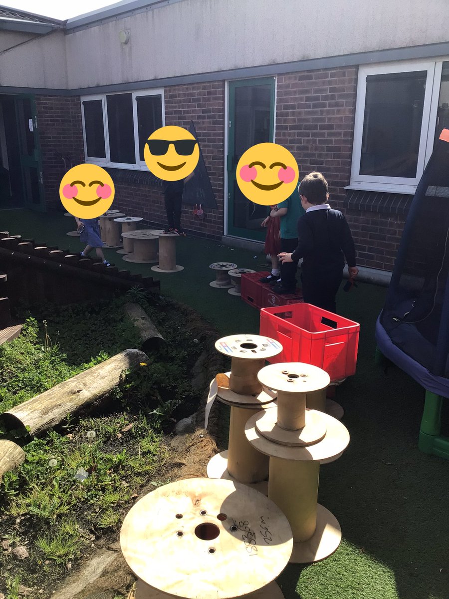 austhorperec's tweet photo. The children are loving making obstacle courses in our outdoor area. @austhorpeschool @AusthorpeStaff https://t.co/orehsumlJQ