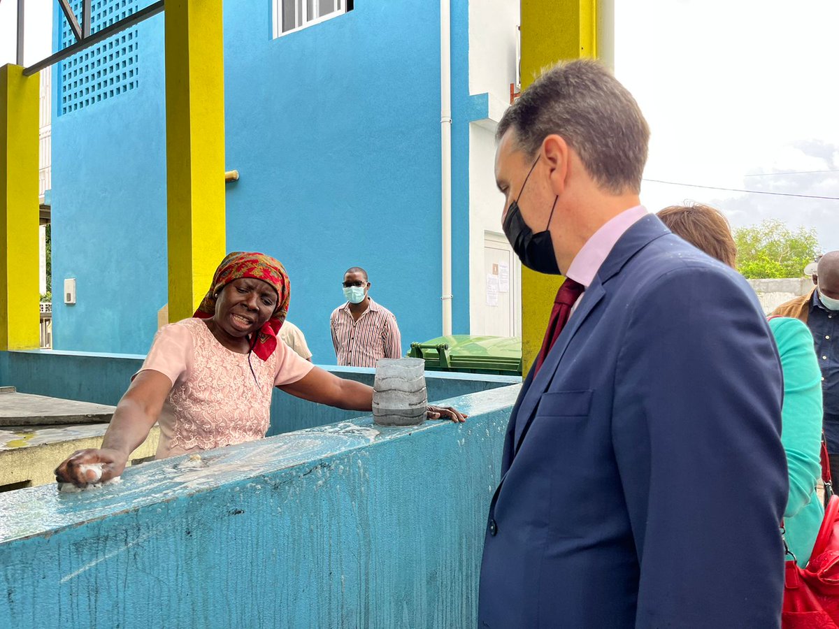 SBeneditoGaspar's tweet photo. Happy to be back in Sofala to witness progress of EU🇪🇺-funded projects on reconstruction-here the lively PontaGea Market;the Beira water sanitation system;on CSO engagement;and visited rehabilitated govt buildings and some partners' undertakings incl #PESCAMAR's new fishing boat. https://t.co/oaIGXXFFn7