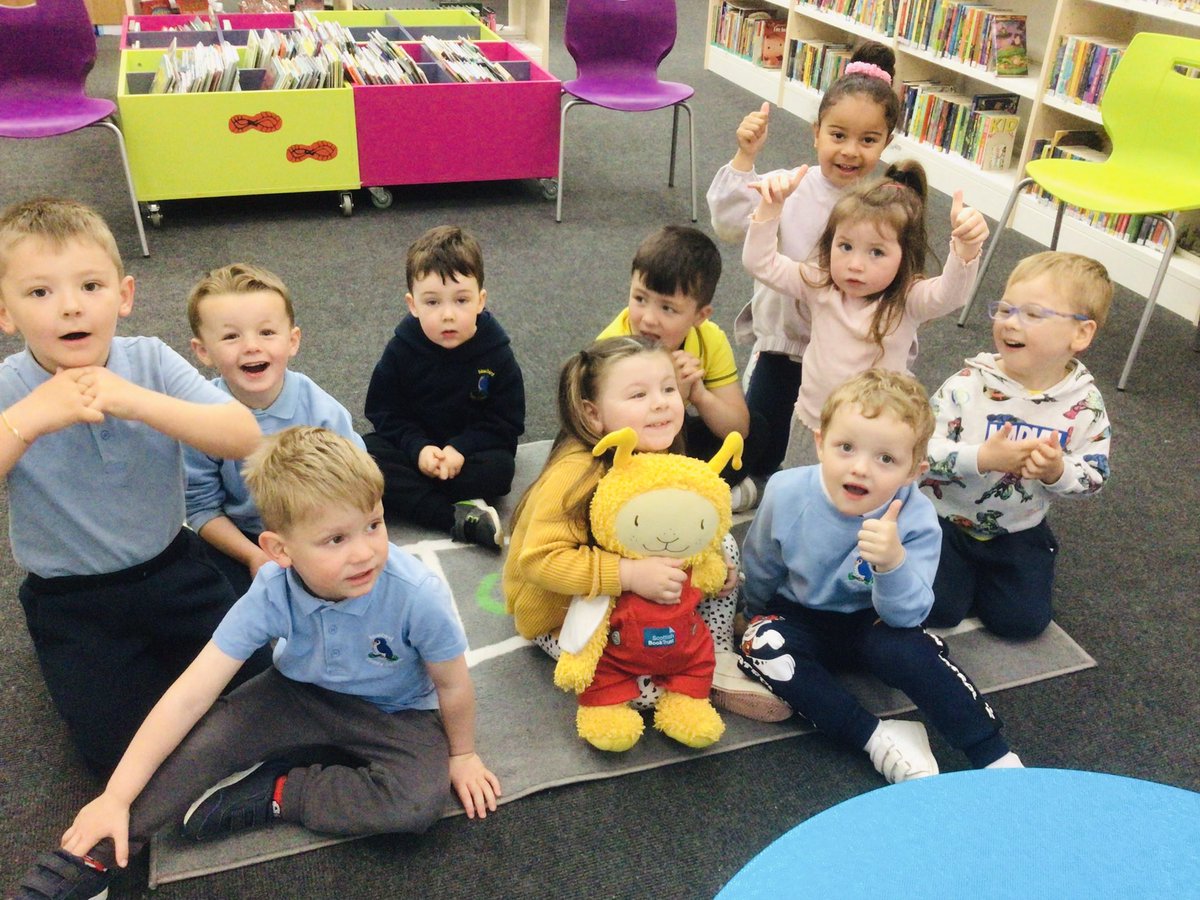InverclydeLibs's tweet photo. Little Explorers from @BluebirdFCentre went on a π journey to South West Library to join #Bookbug for stories, songs, rhymes and a mini π» hunt! ππΆ
#BookbugWeek #BookbugWeekInInverclyde #BookbugsLittleExplorers https://t.co/dM8cxTmWWH