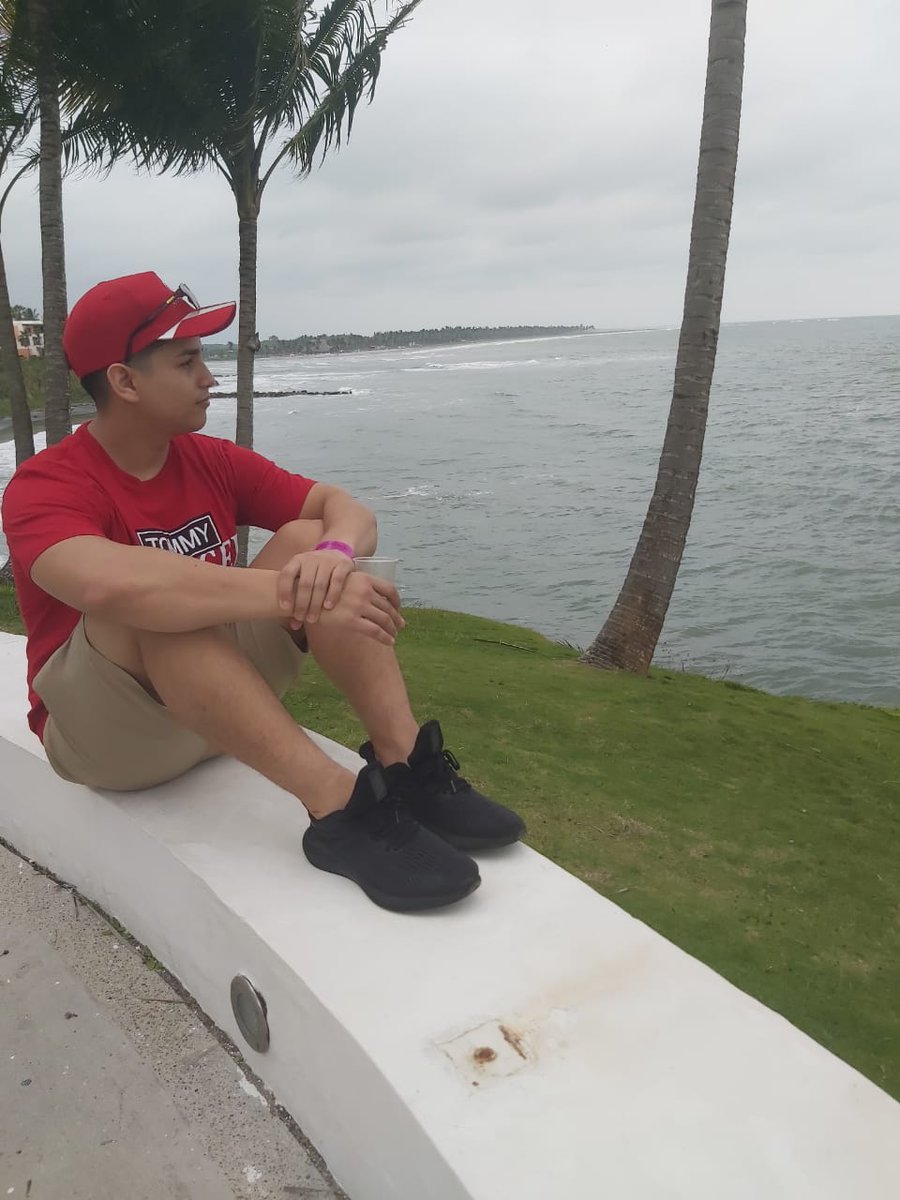 freddyintriagov's tweet photo. Estoy con mi esposa, mi persona favorita, mi eterno amor.
Siempre quiero que ella sea parte de todo. Te amo MGGC #RoyalDecameron #Mompiche https://t.co/6GvZEZpsAj